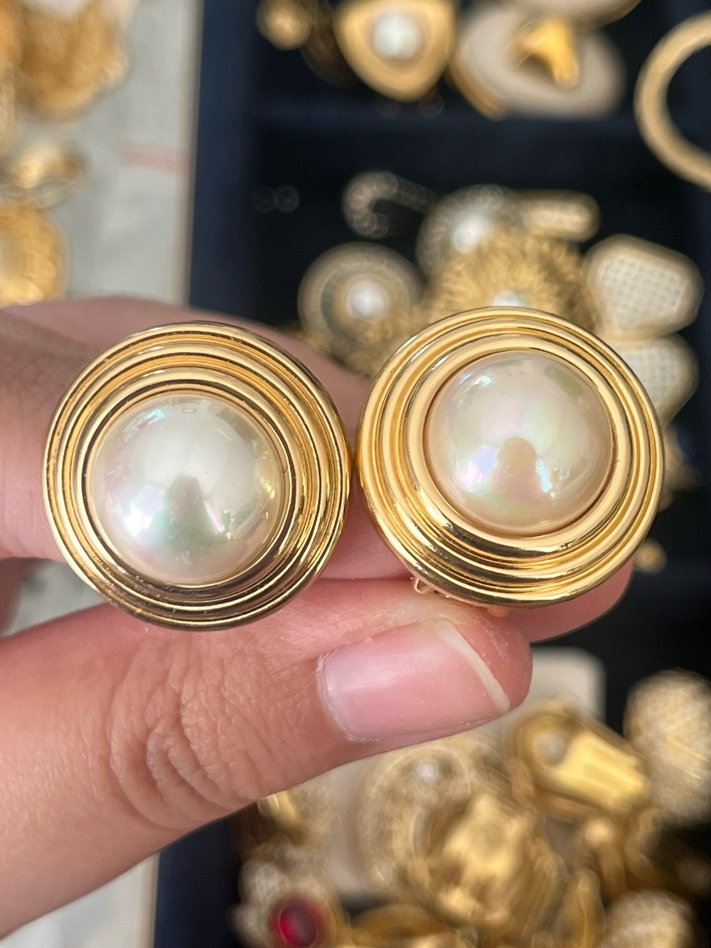Authentic Vintage Dior Classic Round Pearl Gold Layered Edge Clip-On Earrings